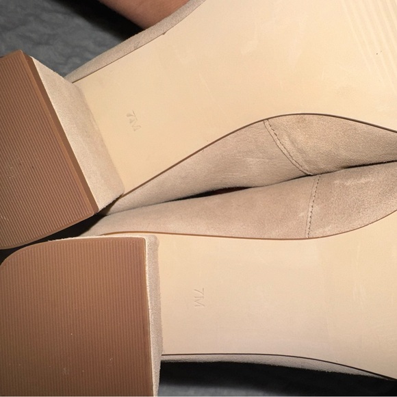 TALBOTS Elegant Tan Block Heel Pumps - Picture 6 of 9